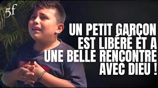 Un petit garçon est libéré et à une belle rencontre avec Dieu